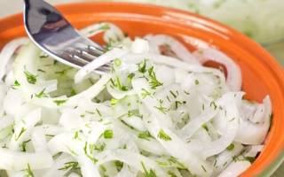 Как сделать вкусный лук для салата